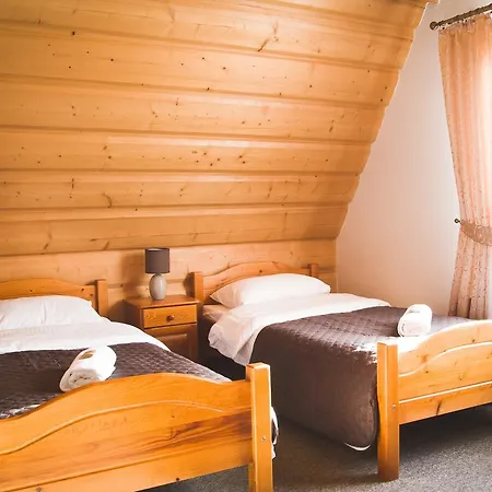 Lichajowka Oda ve Kahvaltı Ciche Małe