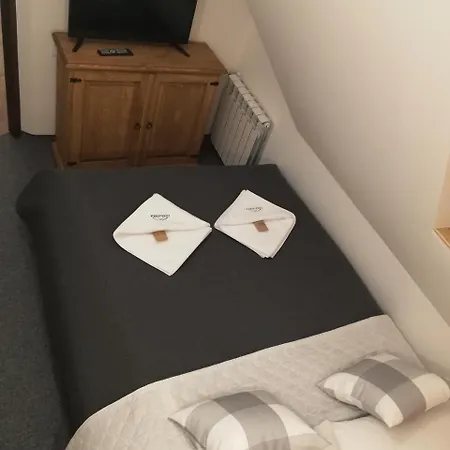 Lichajowka Oda ve Kahvaltı 3*