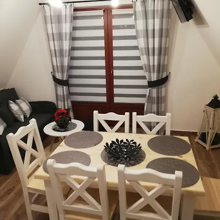 Lichajowka Oda ve Kahvaltı Ciche Małe